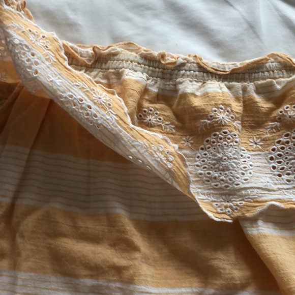 AMERICAN EAGLE Off the Shoulder Top - Picture 4 of 5